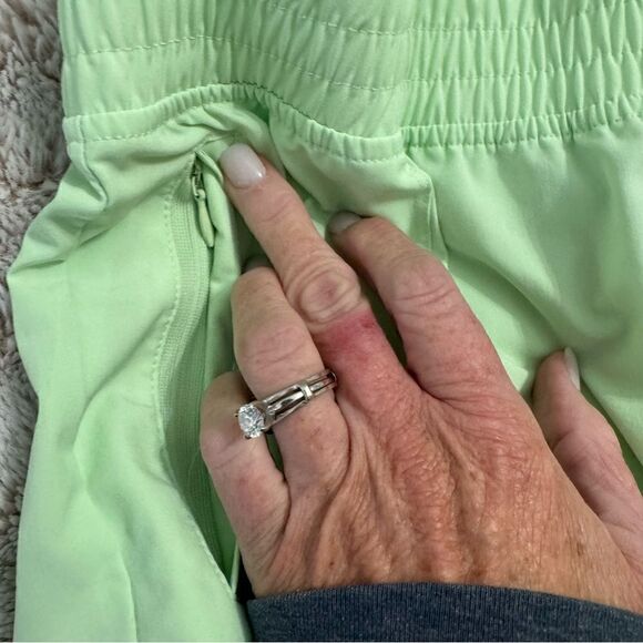 Mint Green FREELY Workout Shorts size XL like new - Picture 3 of 7